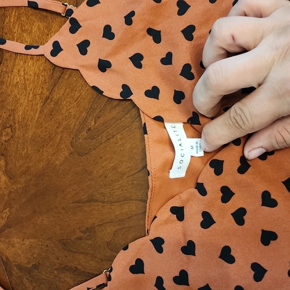 Heart pattern tank top woth scallop neckline - Picture 3 of 6